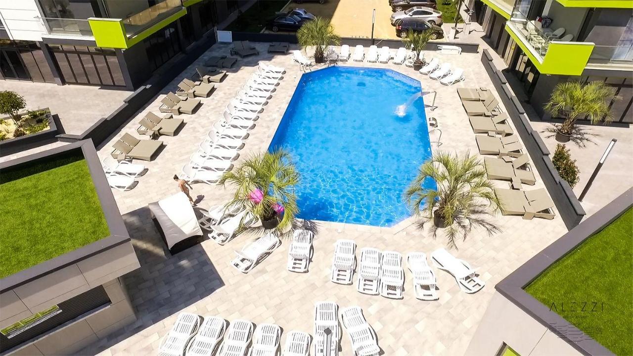 Alezzi Majestic Apartments 115 Navodari Exterior photo