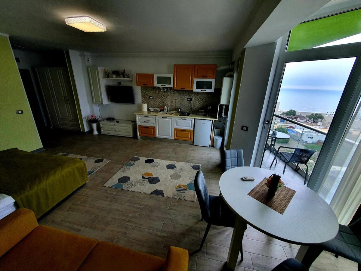 Alezzi Majestic Apartments 115 Navodari Exterior photo